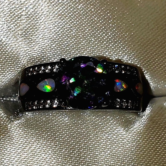 Beautiful rainbow 🌈 quartz & opal stone ring size 5. - Picture 5 of 6